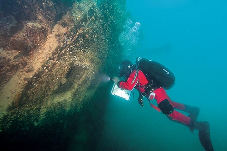 Trapped in Ice - Divers Alert Network